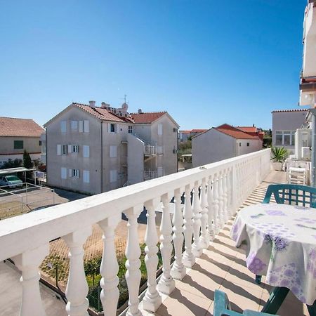 Family Holiday Apartments Lucia Vodice Esterno foto