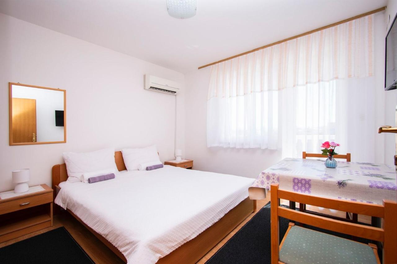 Family Holiday Apartments Lucia Vodice Esterno foto