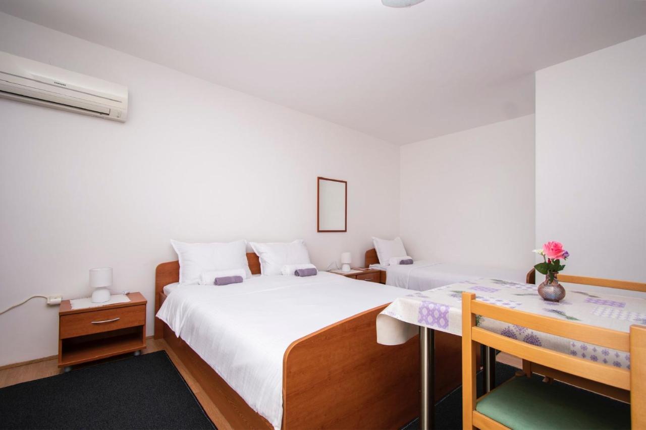 Family Holiday Apartments Lucia Vodice Esterno foto