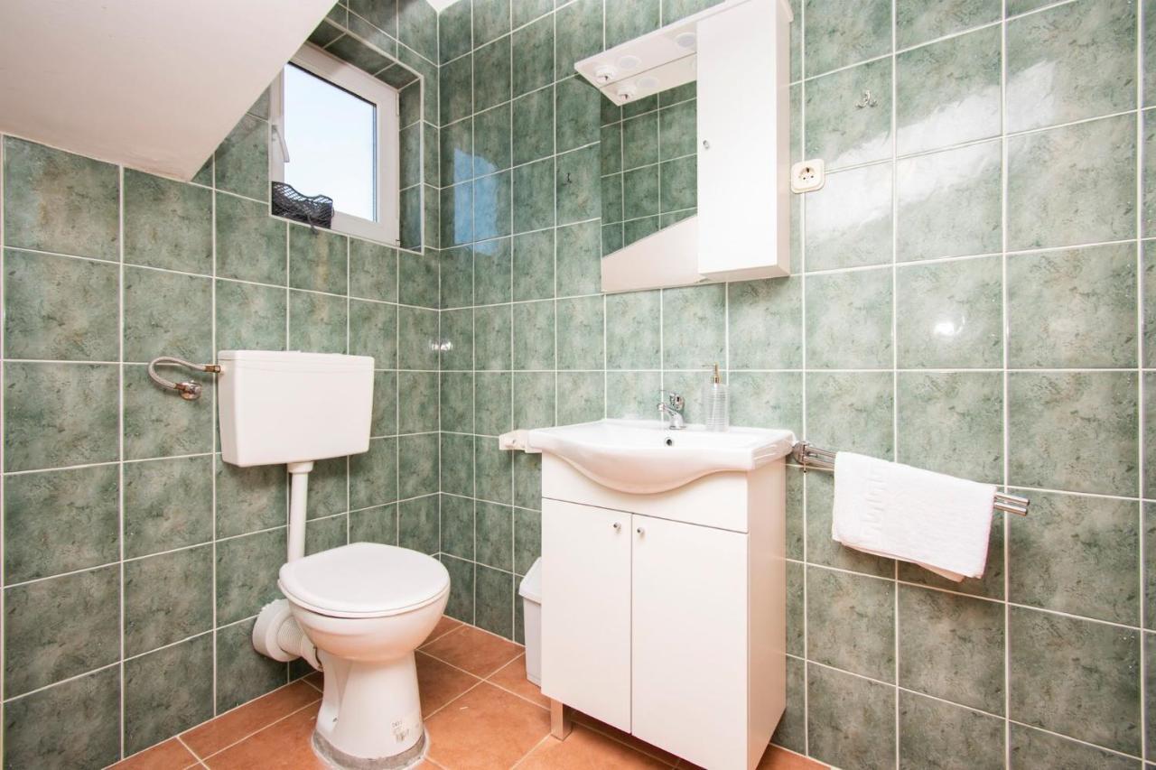 Family Holiday Apartments Lucia Vodice Esterno foto