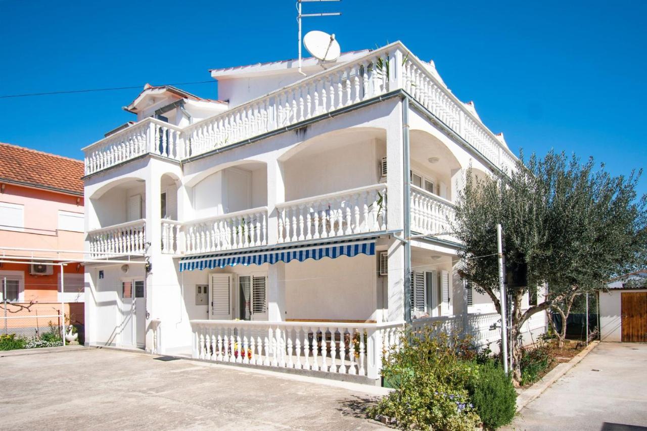 Family Holiday Apartments Lucia Vodice Esterno foto