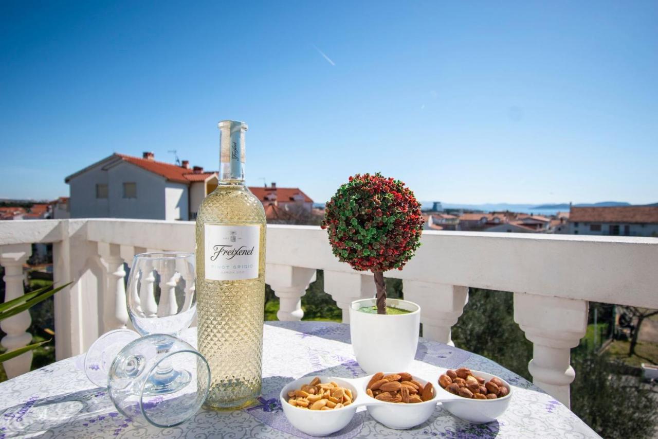 Family Holiday Apartments Lucia Vodice Esterno foto