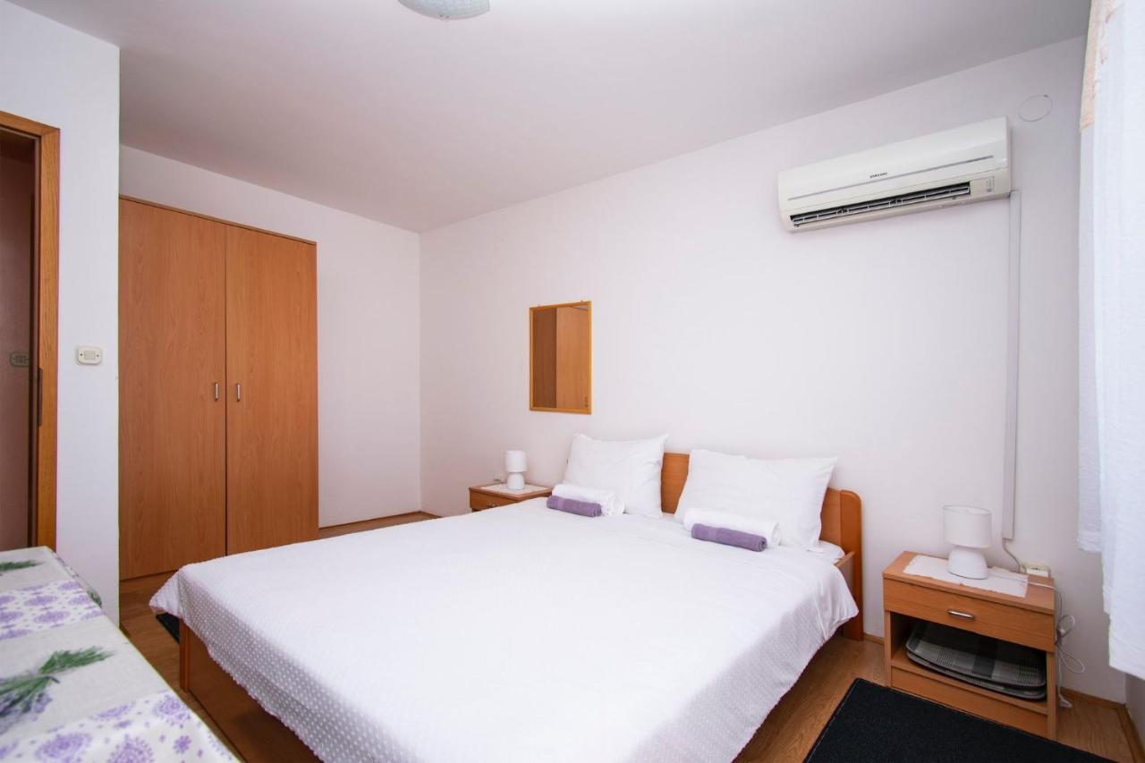 Family Holiday Apartments Lucia Vodice Esterno foto