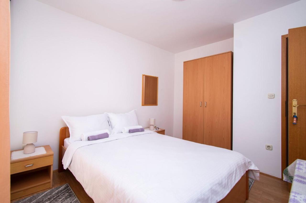 Family Holiday Apartments Lucia Vodice Esterno foto