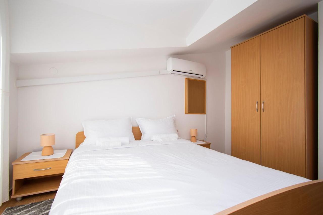 Family Holiday Apartments Lucia Vodice Esterno foto