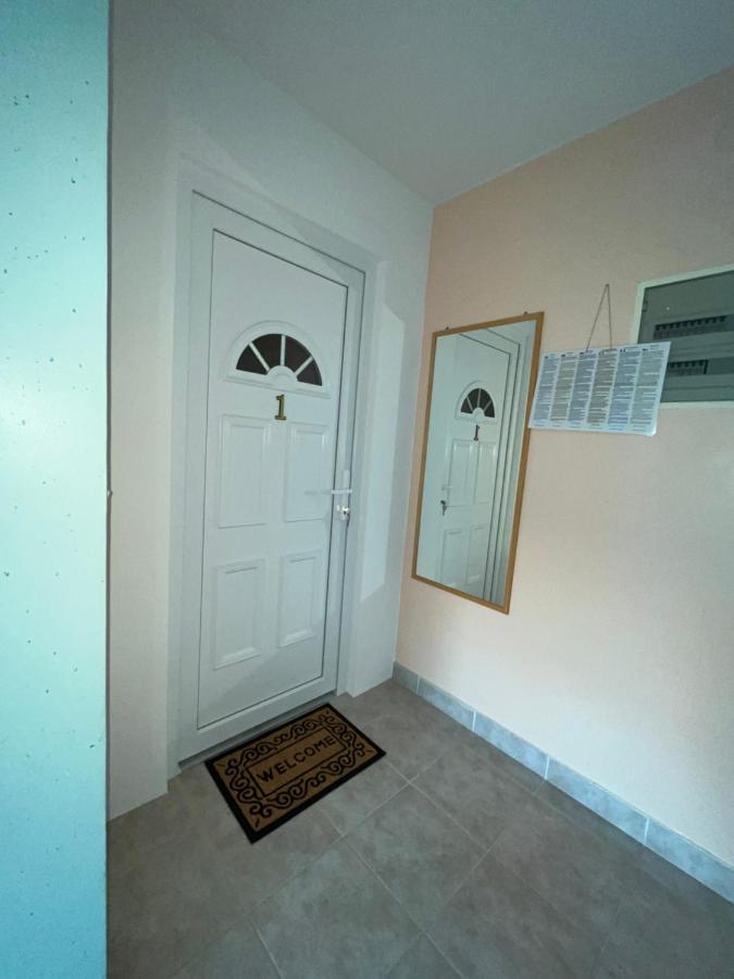 Family Holiday Apartments Lucia Vodice Esterno foto
