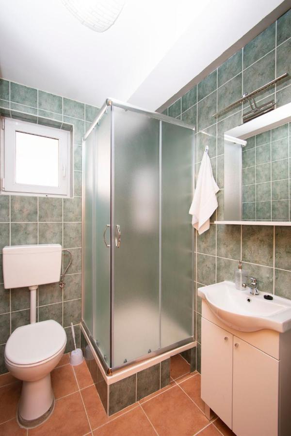 Family Holiday Apartments Lucia Vodice Esterno foto